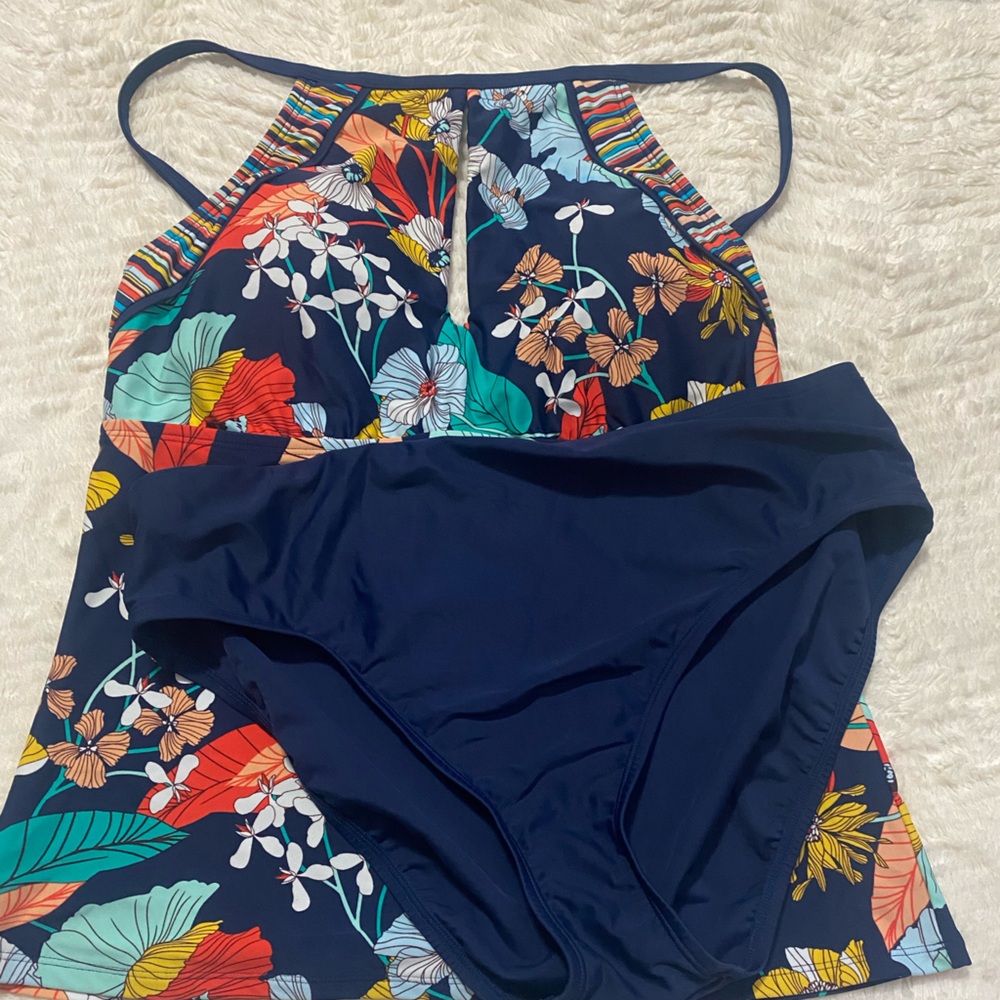 Ellen Tracy Floral Multicolor Swim Set